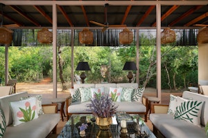 Pool Lounge