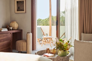 Deluxe Partial Sea View