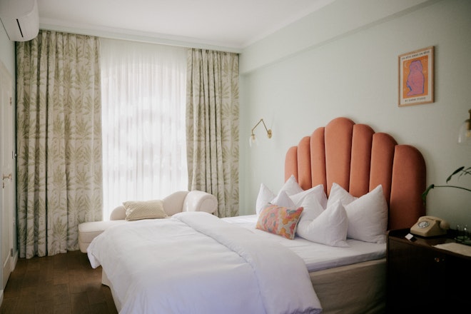 Petite Room - Bedroom