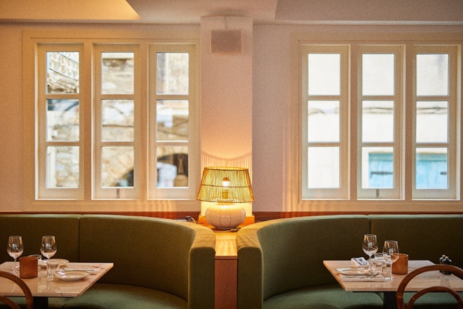 Novél Restaurant Booths