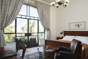 Deluxe Pasha East House