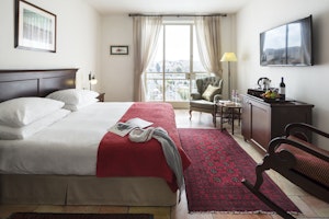 Comfort Pool View Room