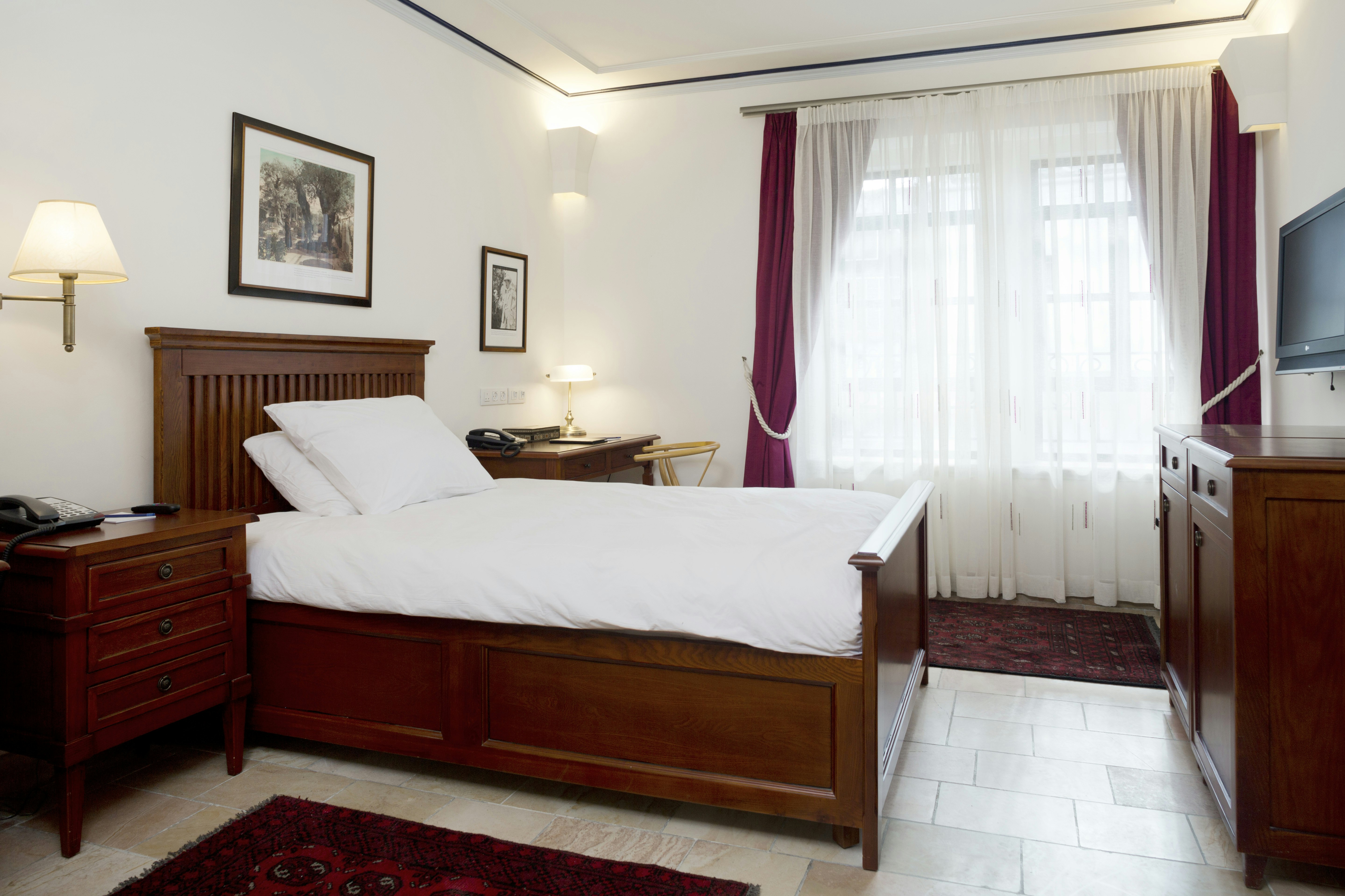 Single Standard Room