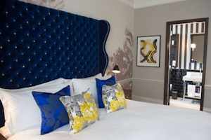Deluxe Studio - Bedroom