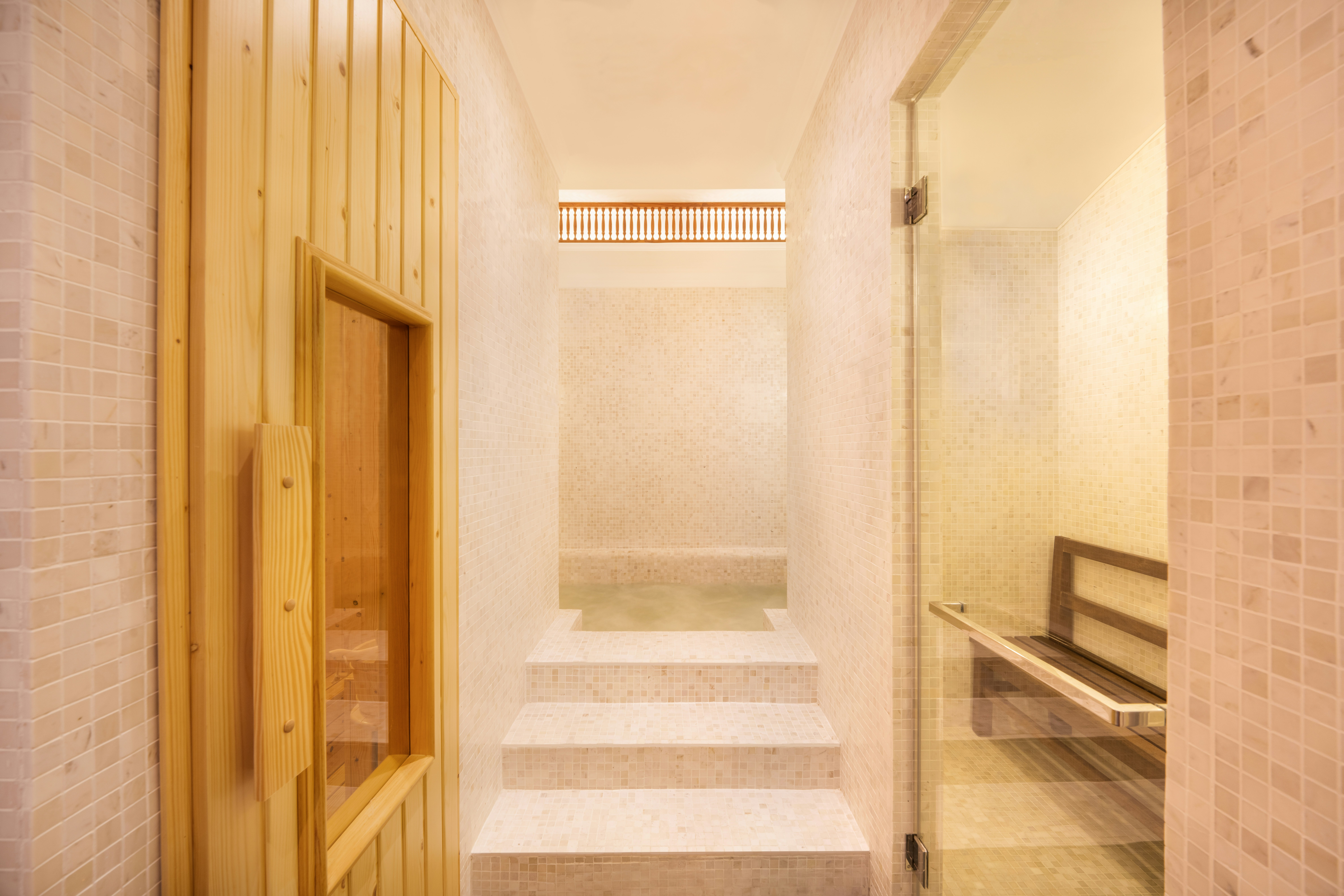 Sauna, Jacuzzi and Steam Bath