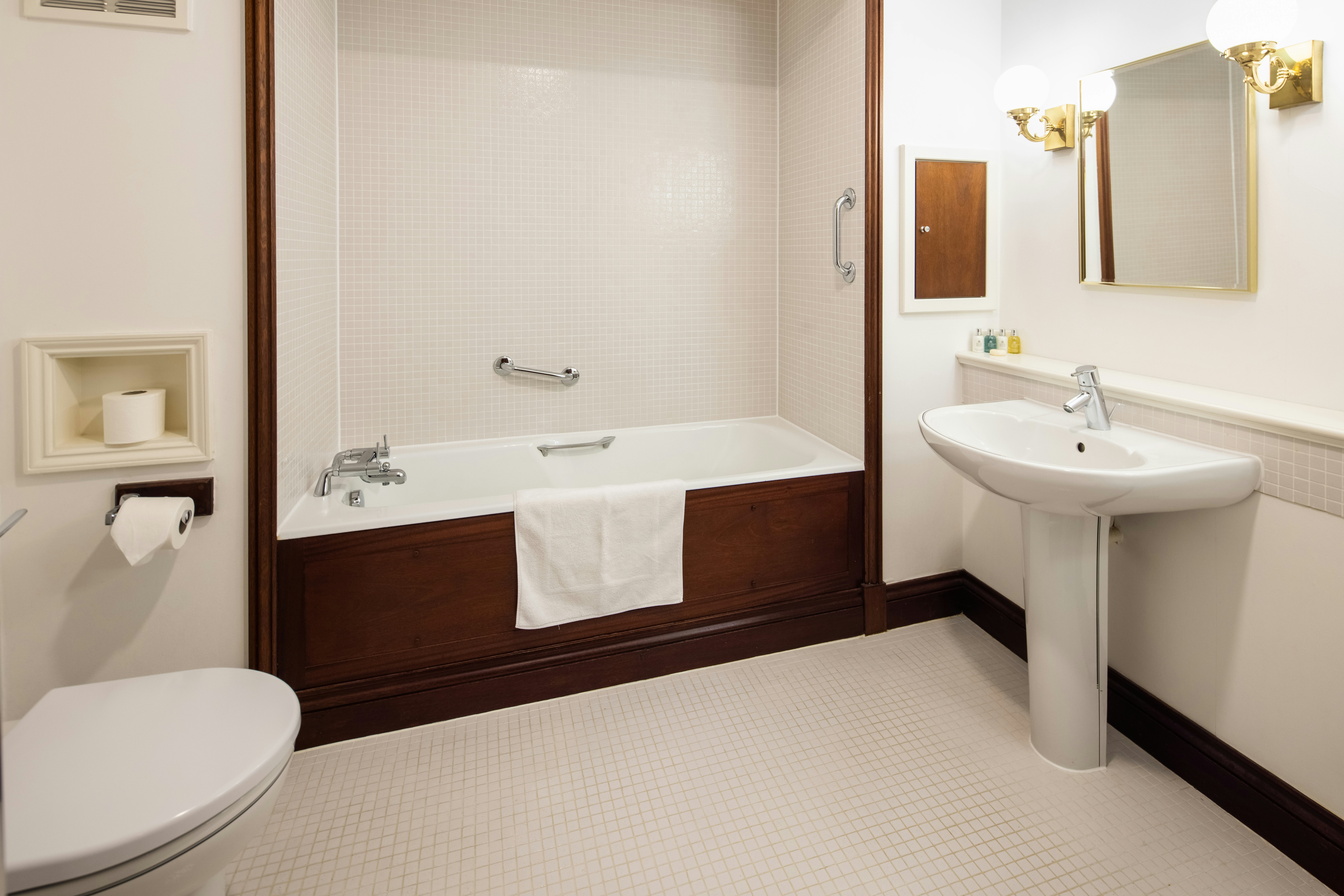 Atlantic Suite Bathroom