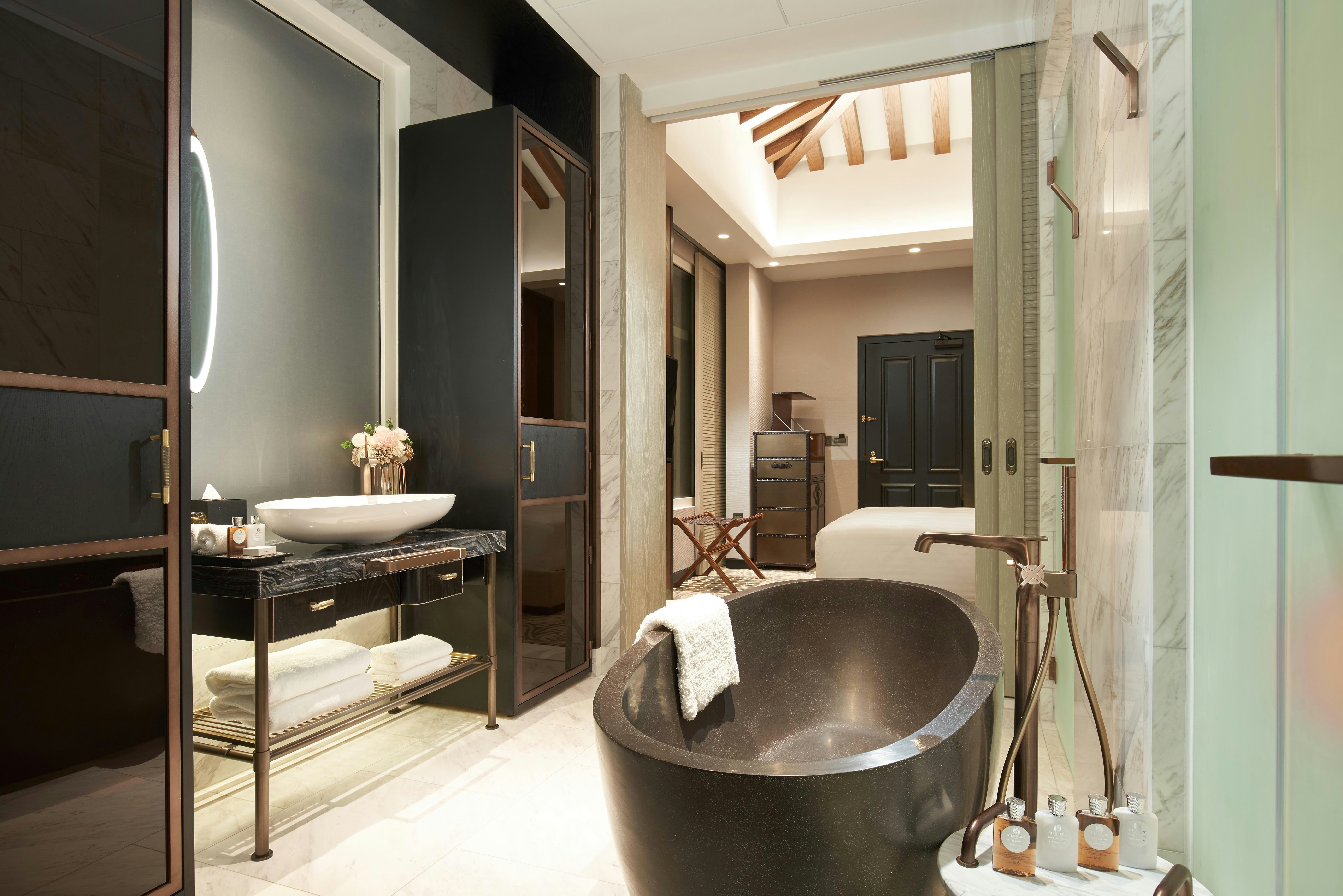 Premier Room Bathroom