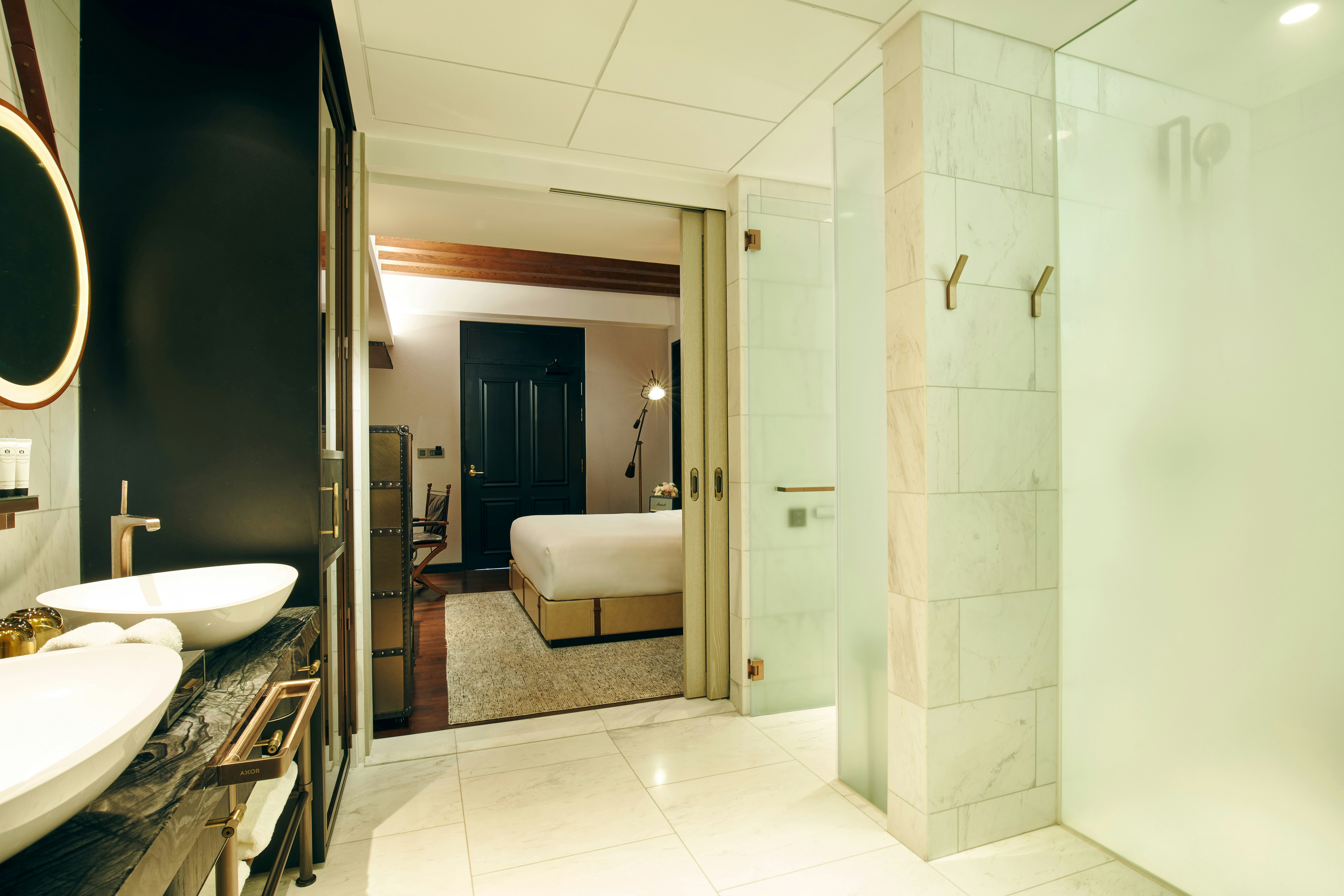 Accessible Room Bathroom