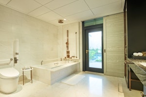 Accessible Room Bathroom