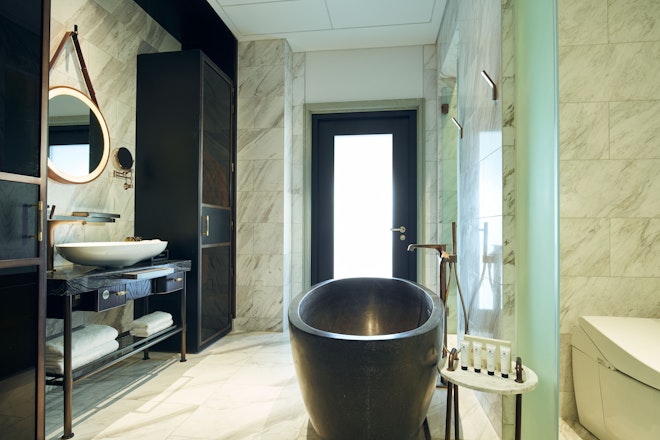 Premier Room Bathroom