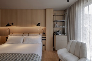 Deluxe Room - Bedroom