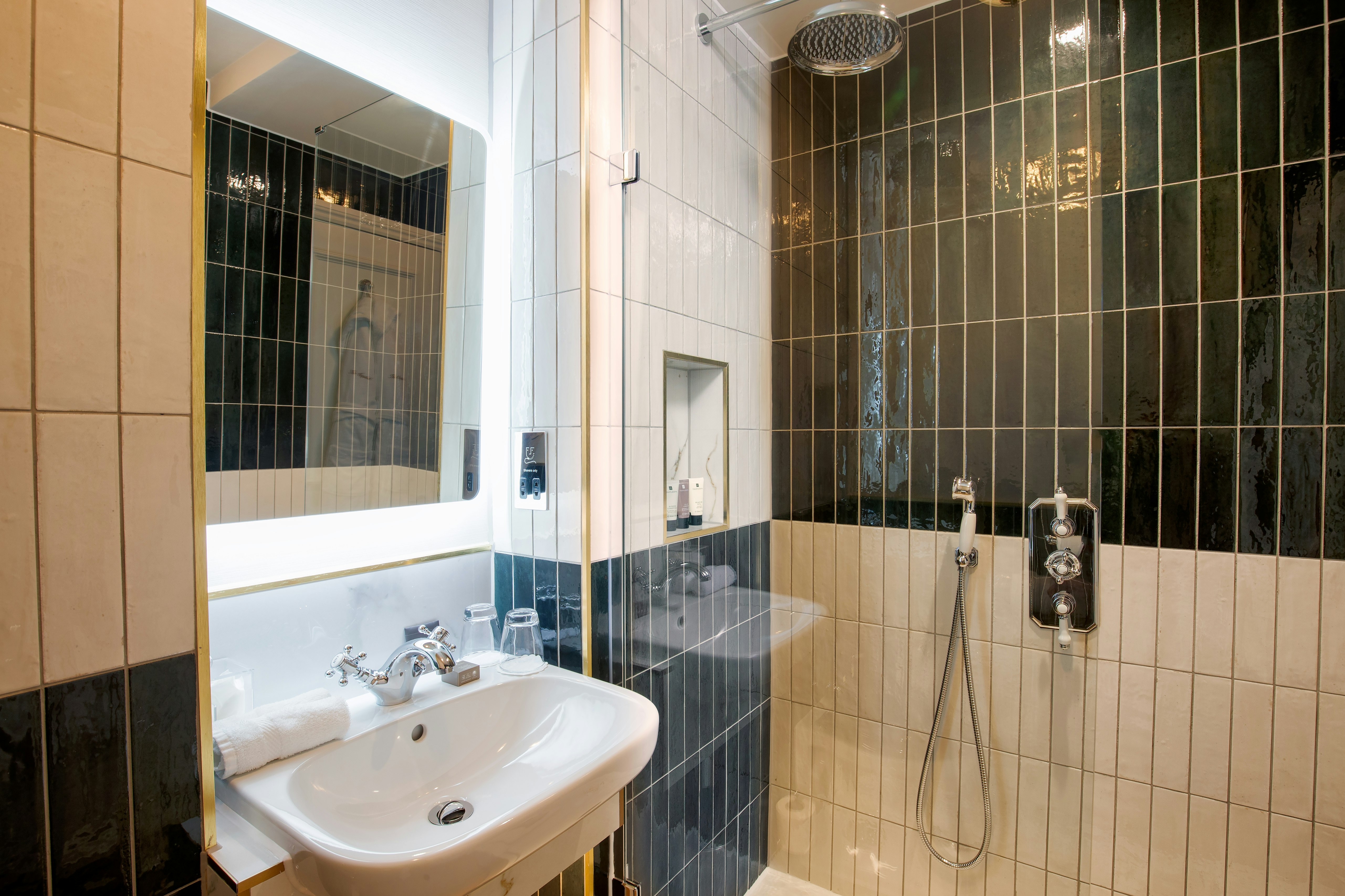 Executive King/Twin Room - Bathroom