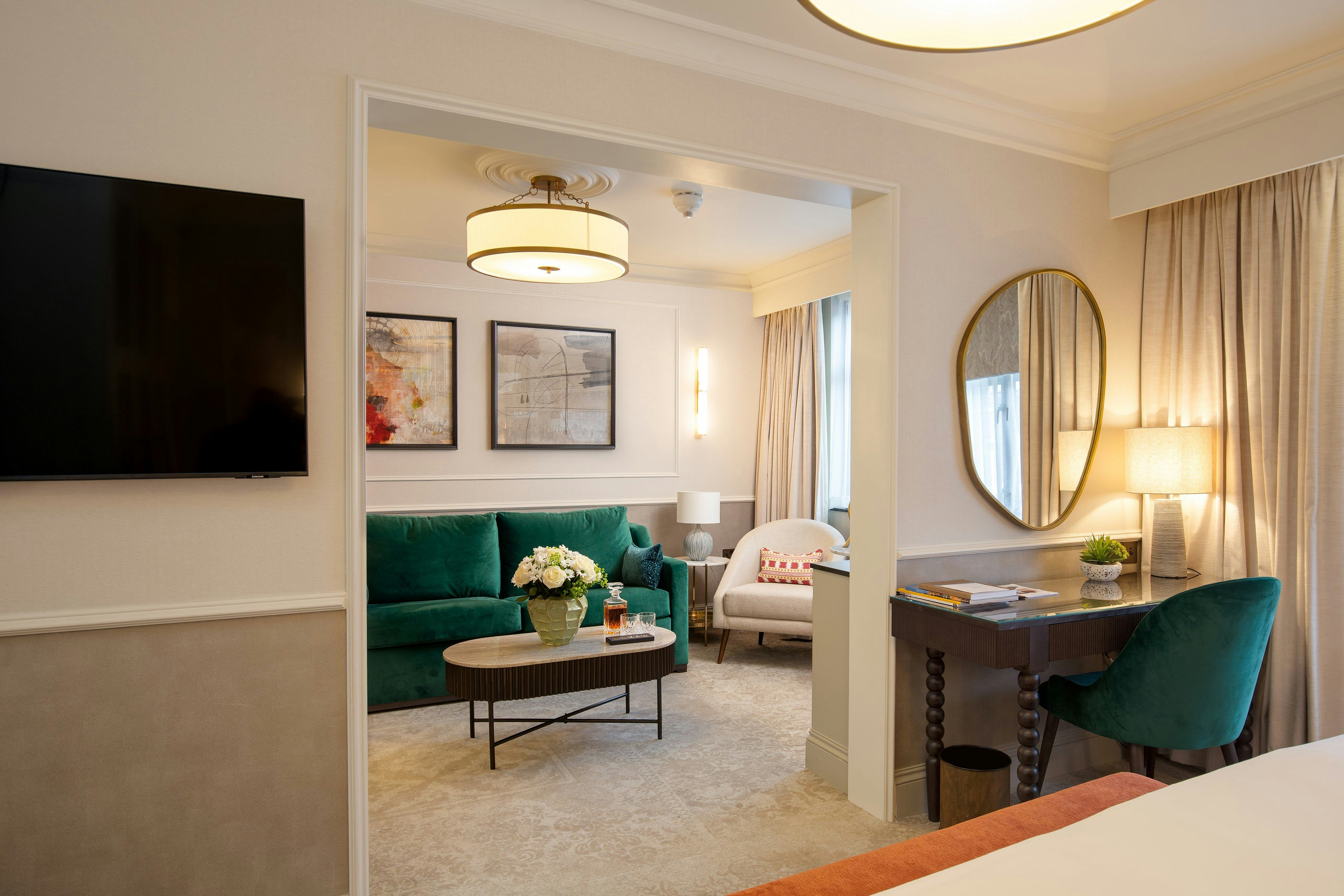 Master Suite - Lounge & Bedroom