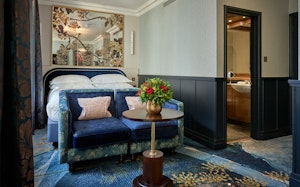 Deluxe King Room - Bedroom