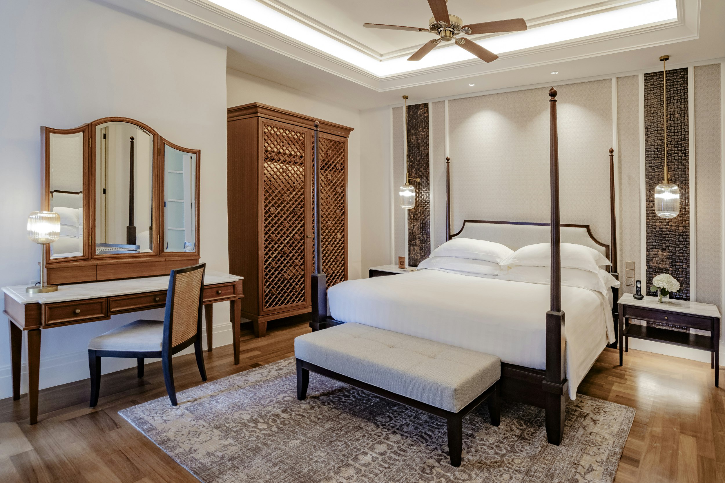 Merchant 2-Bedroom Suite - 1 King and 1 Twin Bed