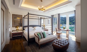 Marina 4-Bay Suite