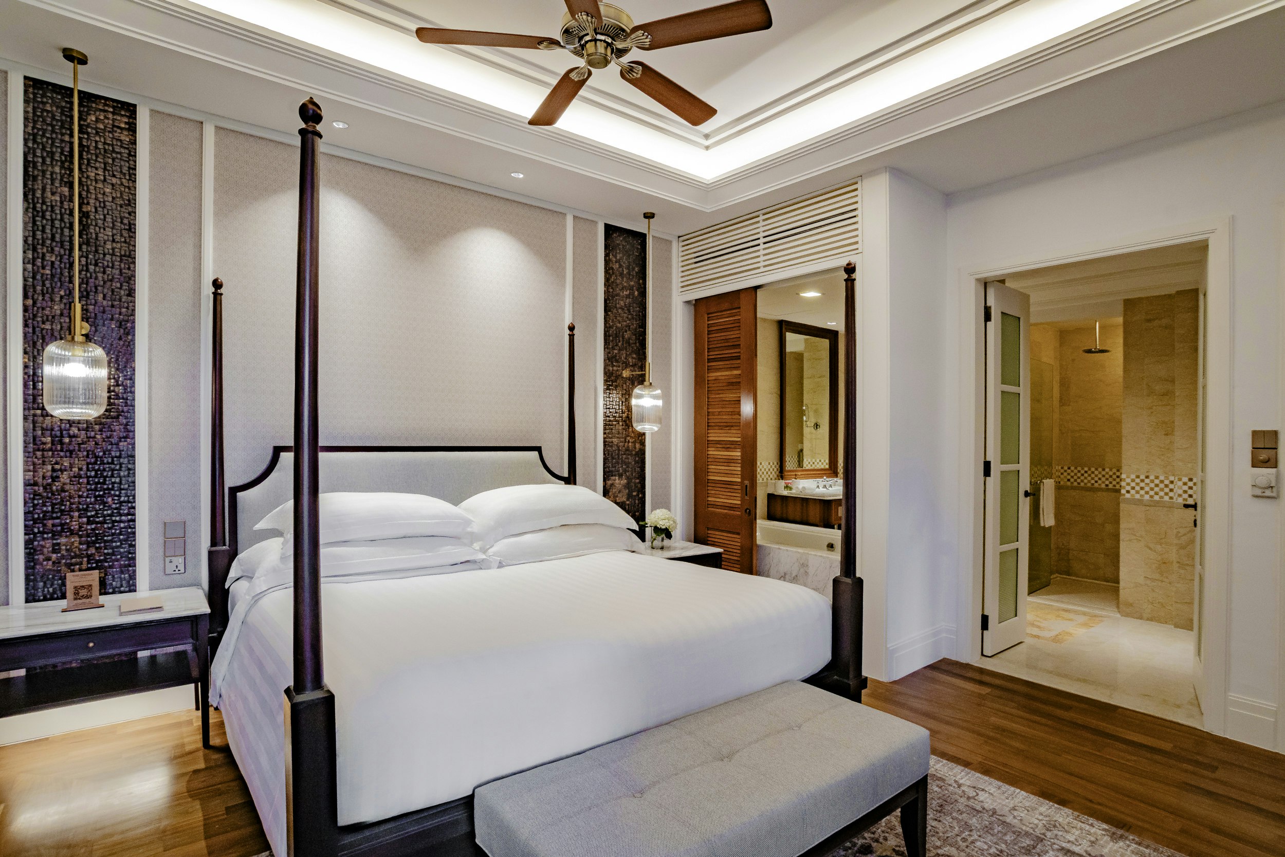 New Merchant 2-Bedroom Suite - 1 King and 1 Twin Bed