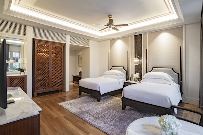 New Merchant 2-Bedroom Suite - 1 King and 1 Twin Bed