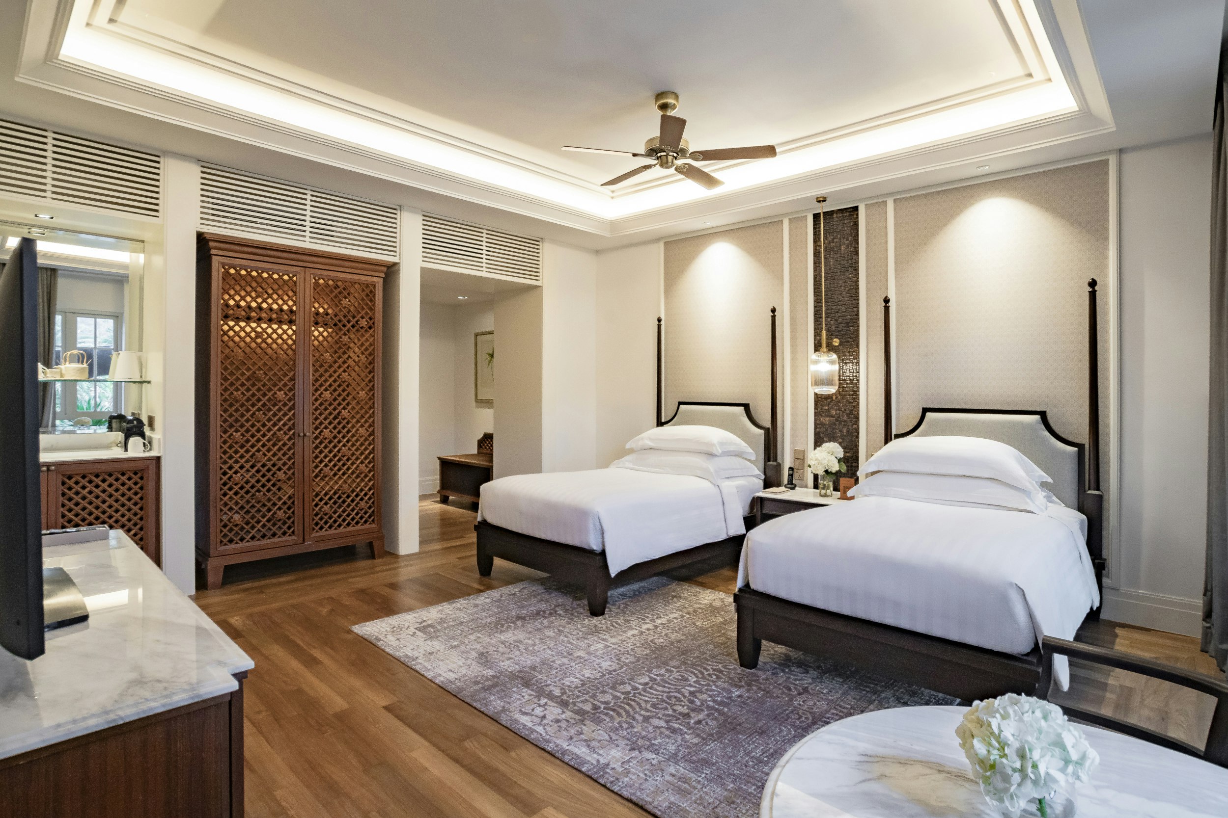 New Merchant 2-Bedroom Suite - 1 King and 1 Twin Bed