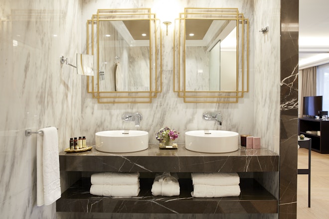 Penthouse Suite - Bathroom