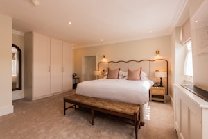 Suite - Bedroom