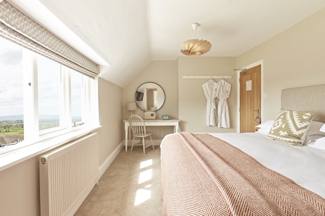 Medium Room In Farmhouse