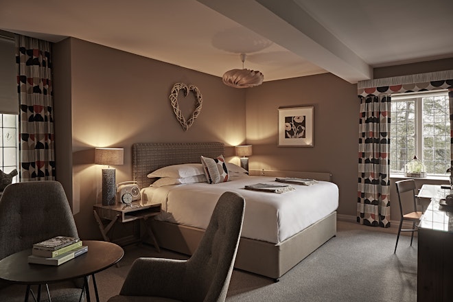Medium Luxe Room