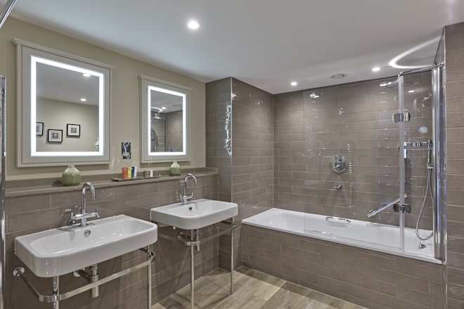 Veranda Suite Bathroom