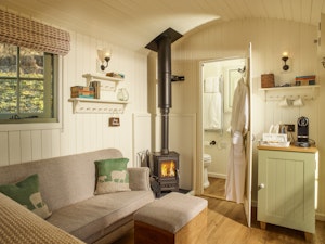 Hilly Hut