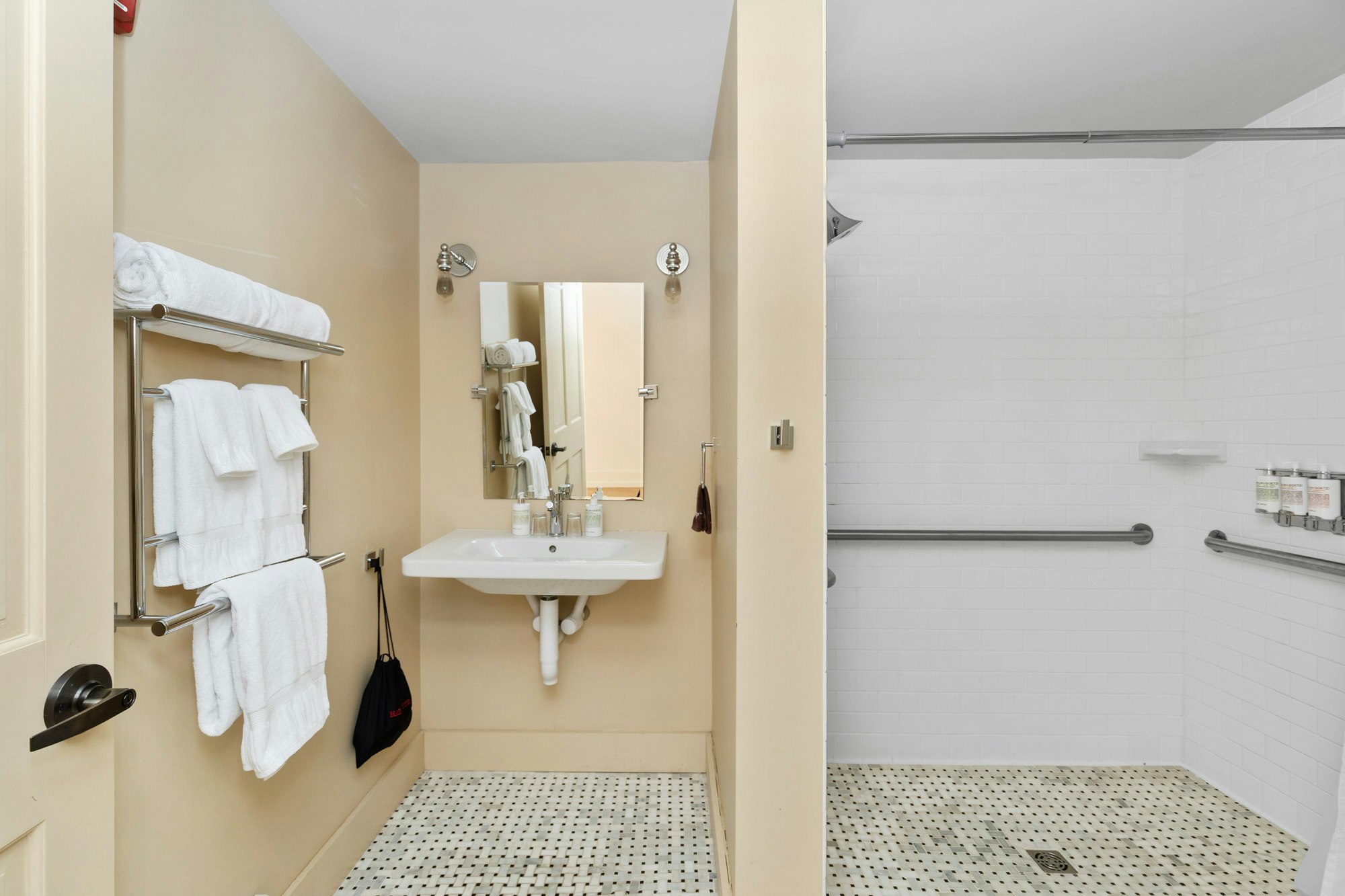 Garden King Room - Bathroom