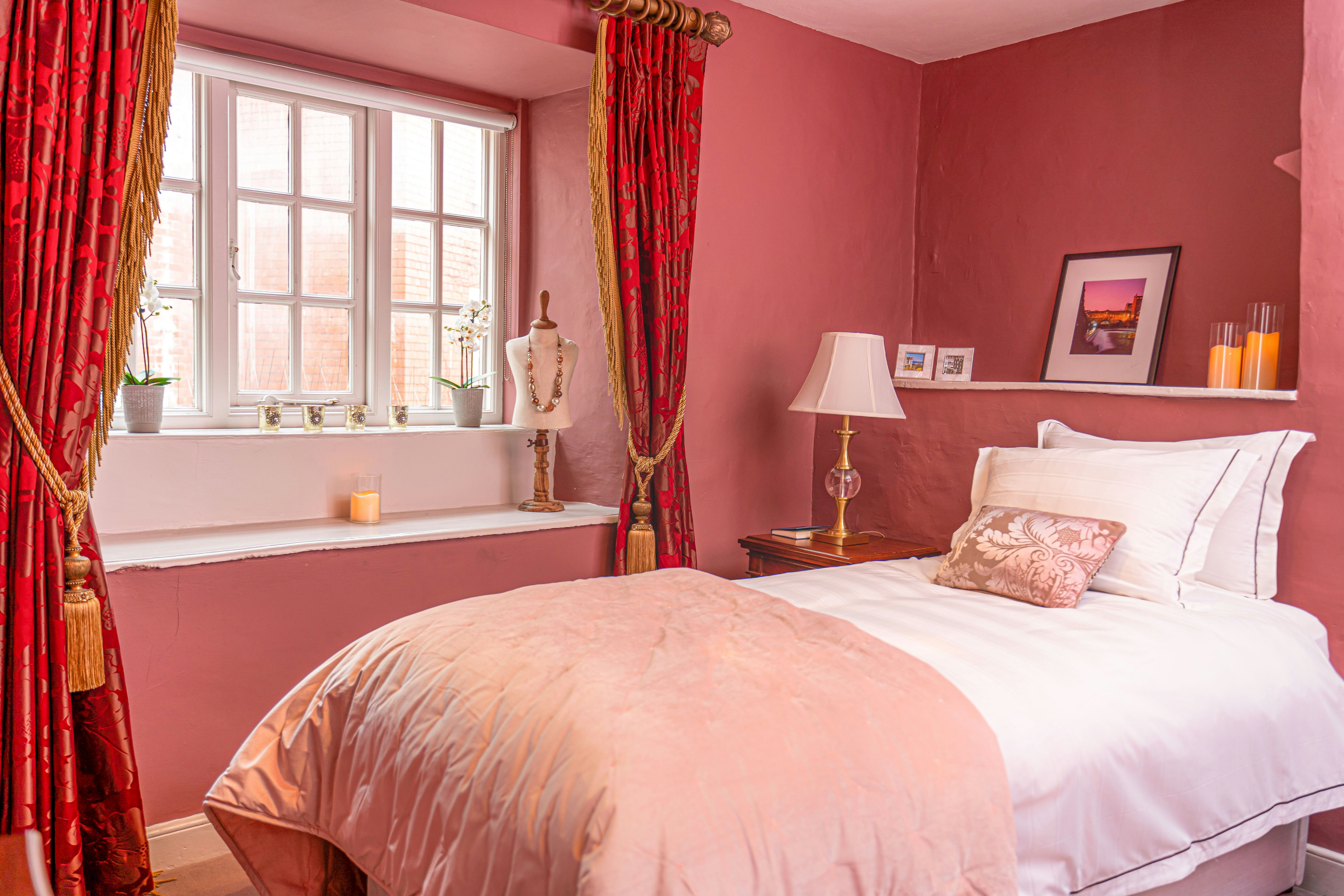 The Townhouse - Bedroom