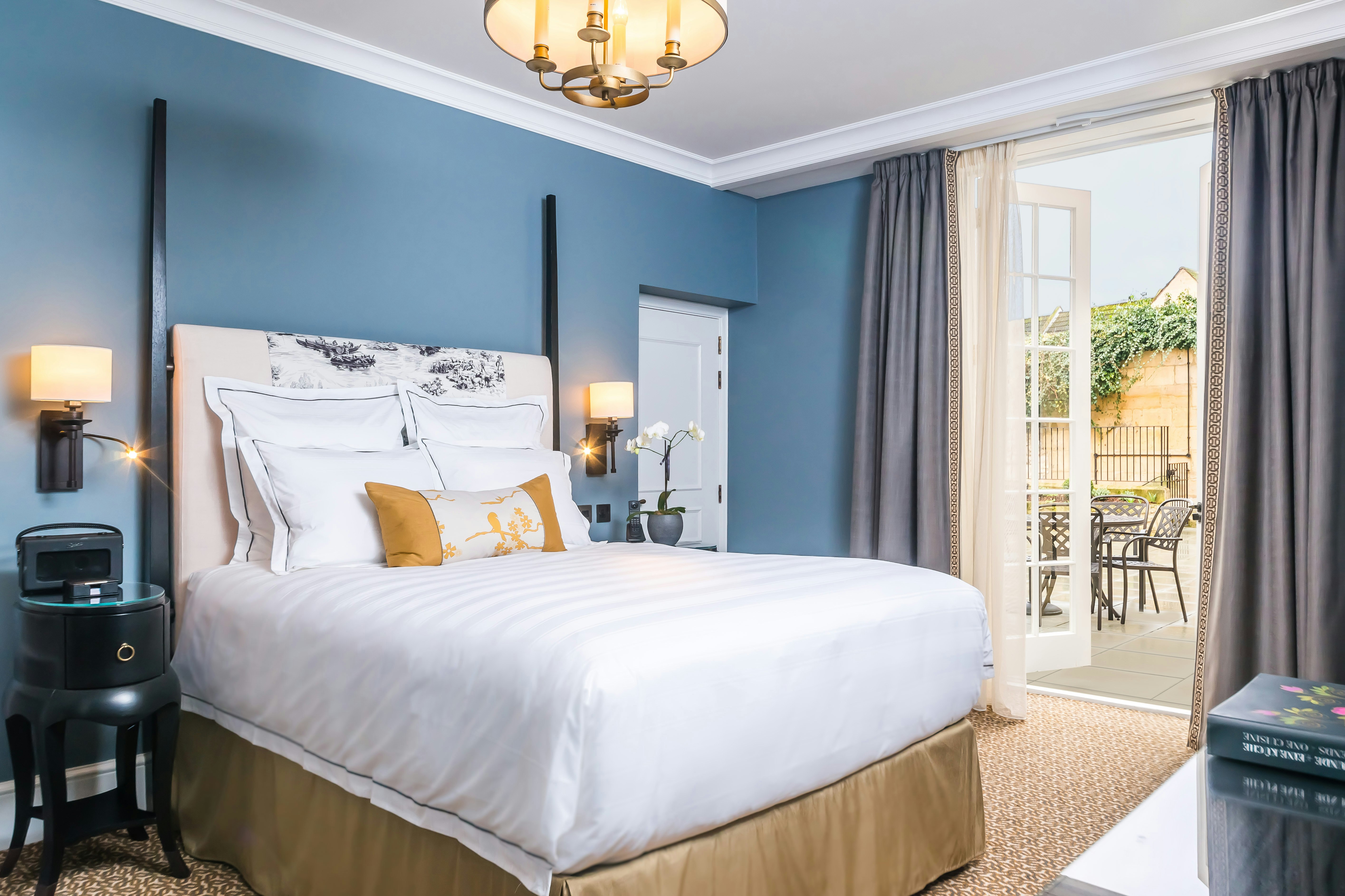 Courtyard Room - Bedroom