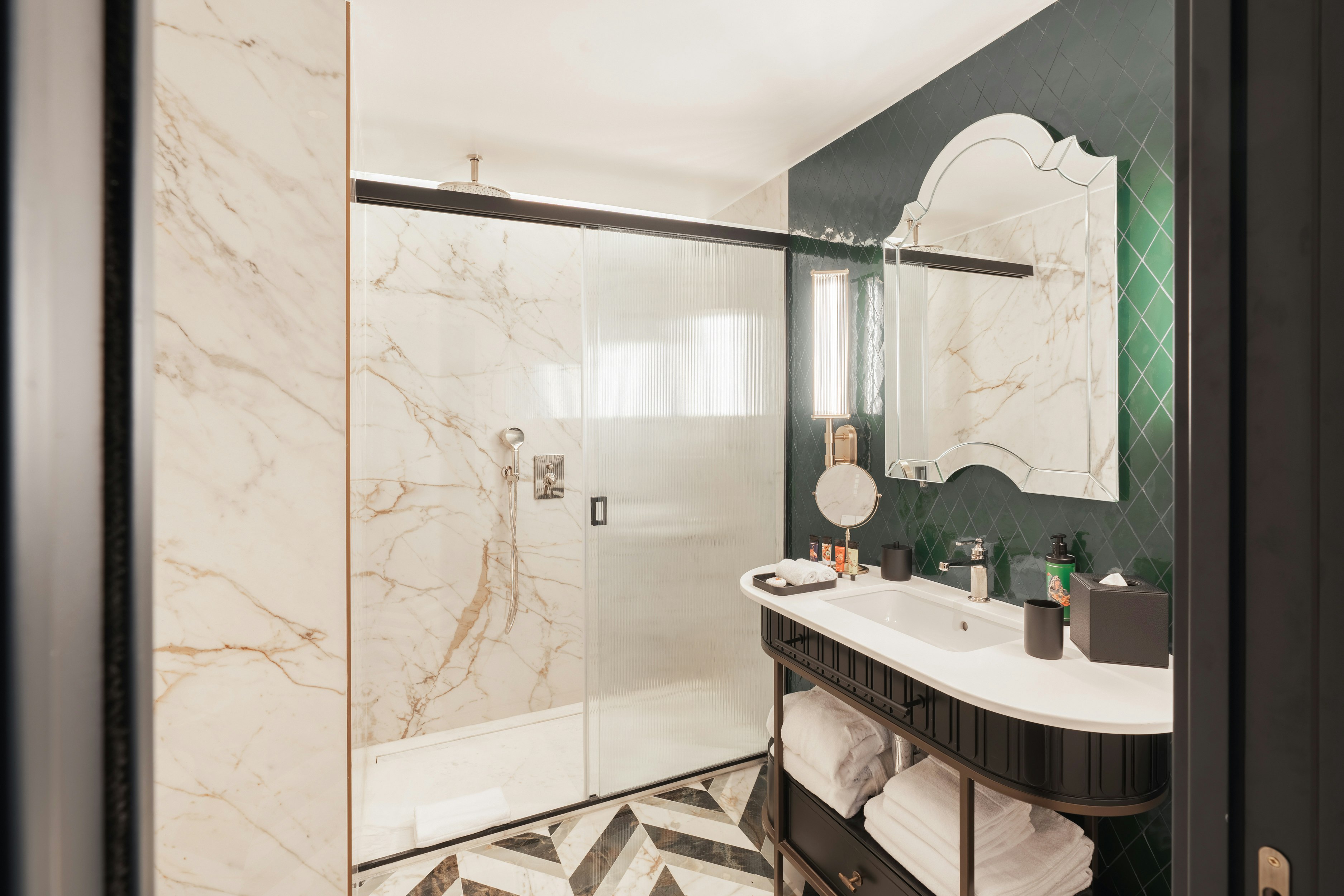 Junior Suite - Bathroom