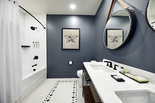 Riverview King Room