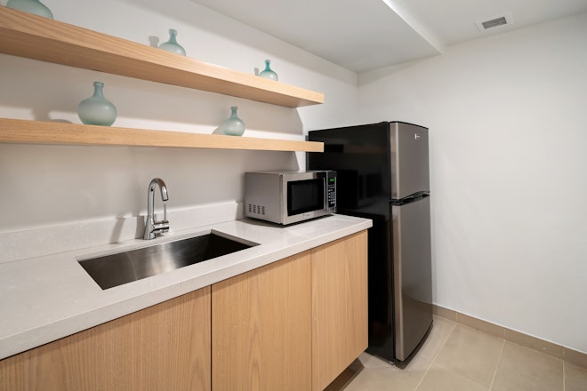 Two Bedroom Suite King with Balcony - Kitchenette