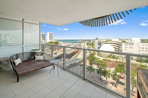 Three Bedroom Suite King with Balcony - Balcony
