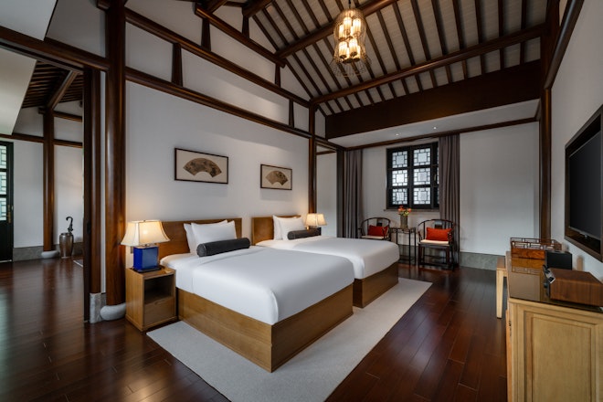Elegant Estate Twin Suite