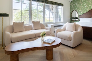 Premier King - Living Area