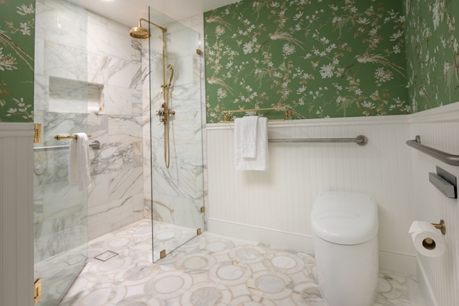 Premier King Accessible - Bathroom
