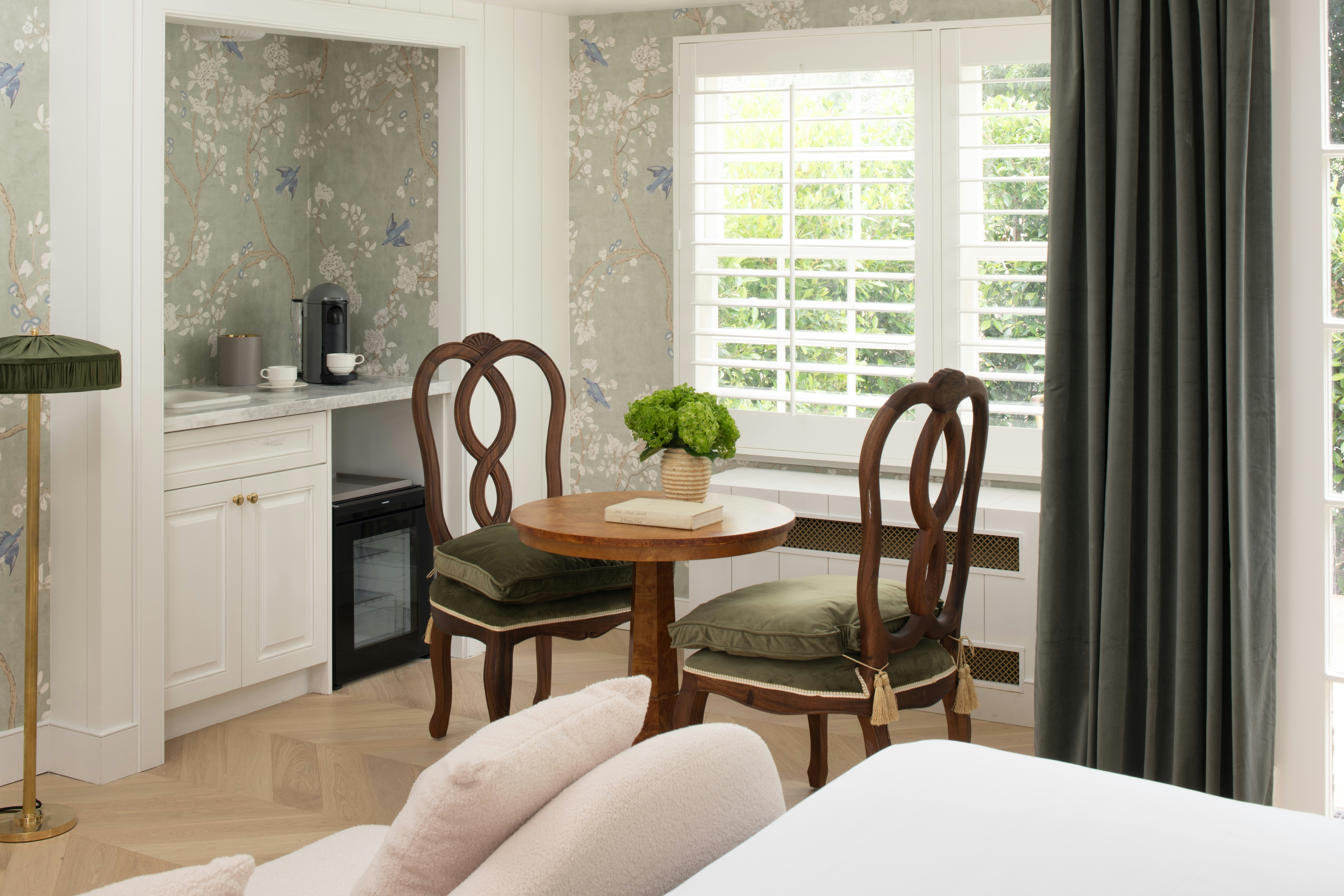 Premier King - Dining Area