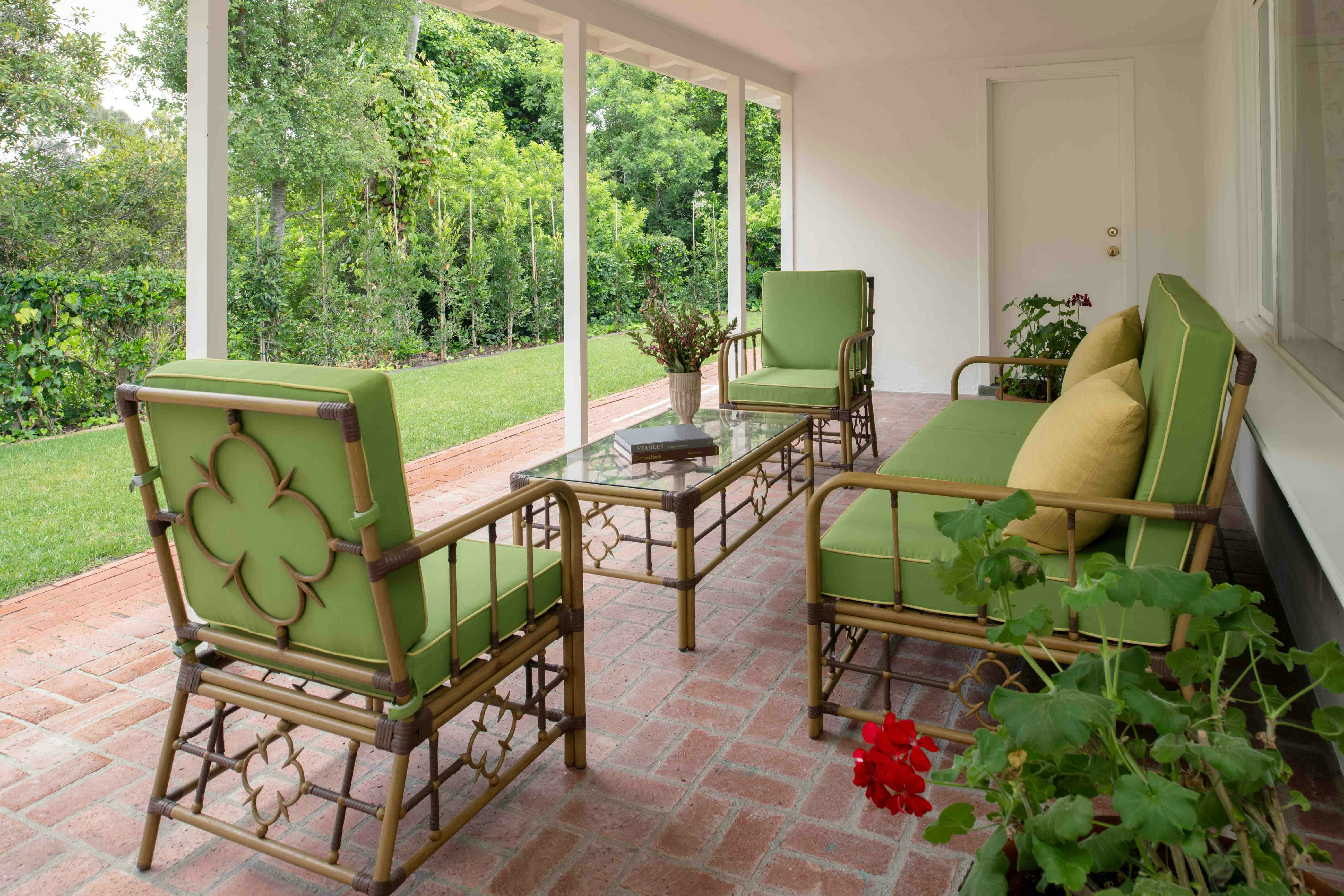 Bougainvillea Residence - Outdoor Living Area