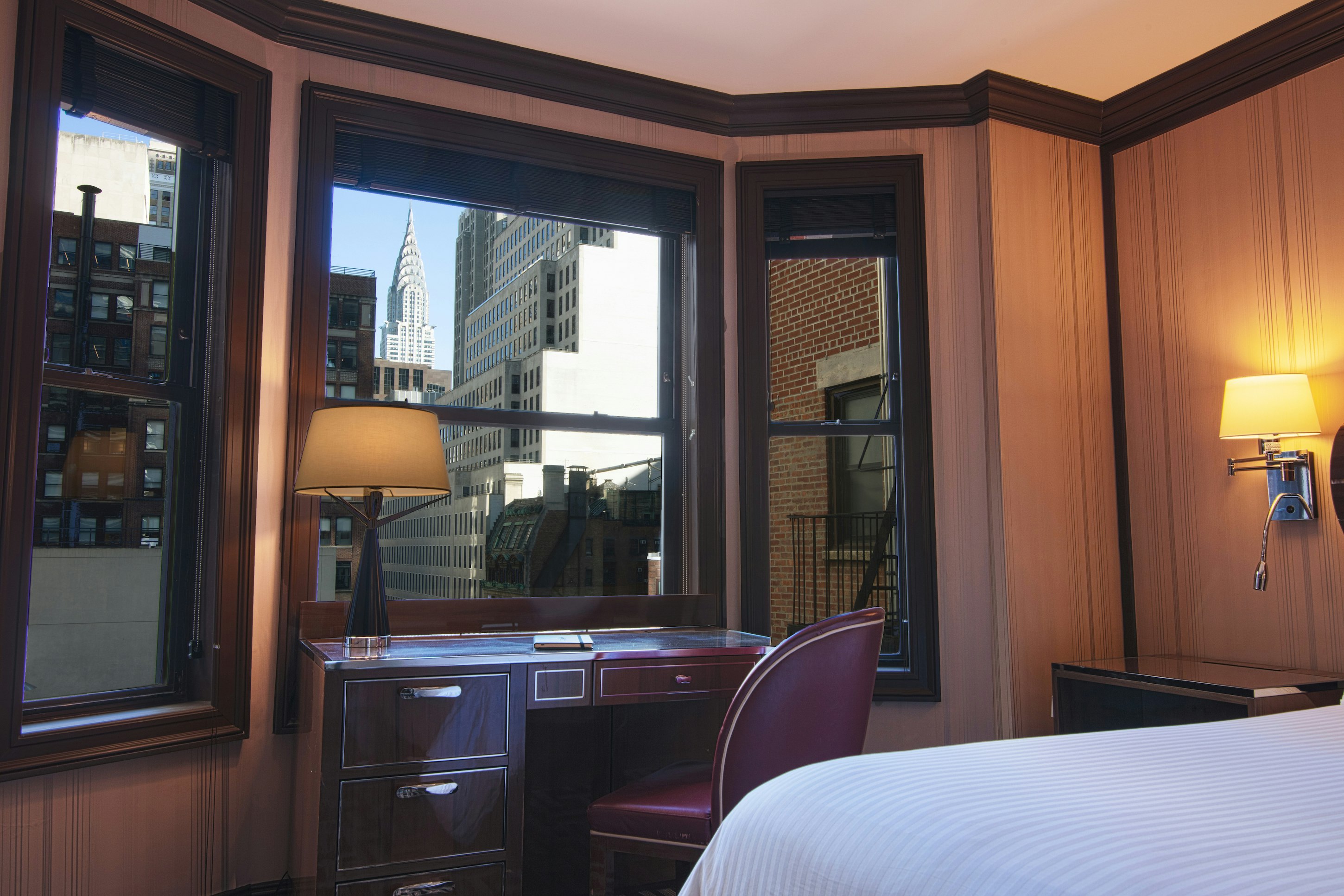 Premium Queen City View - Bedroom