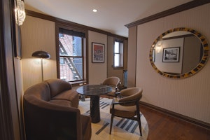 Sitting Area Iroquois Suite