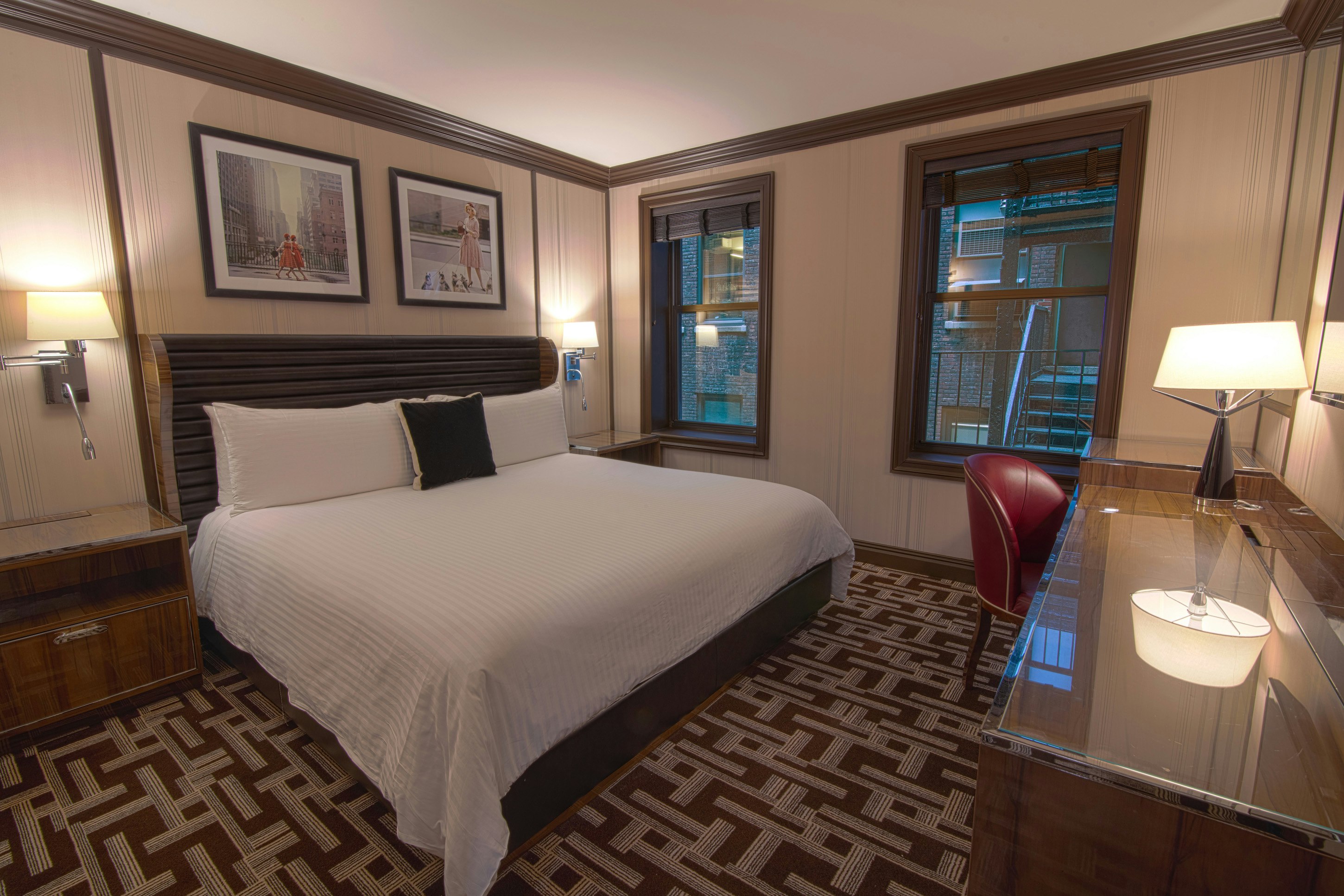 Deluxe King - Bedroom