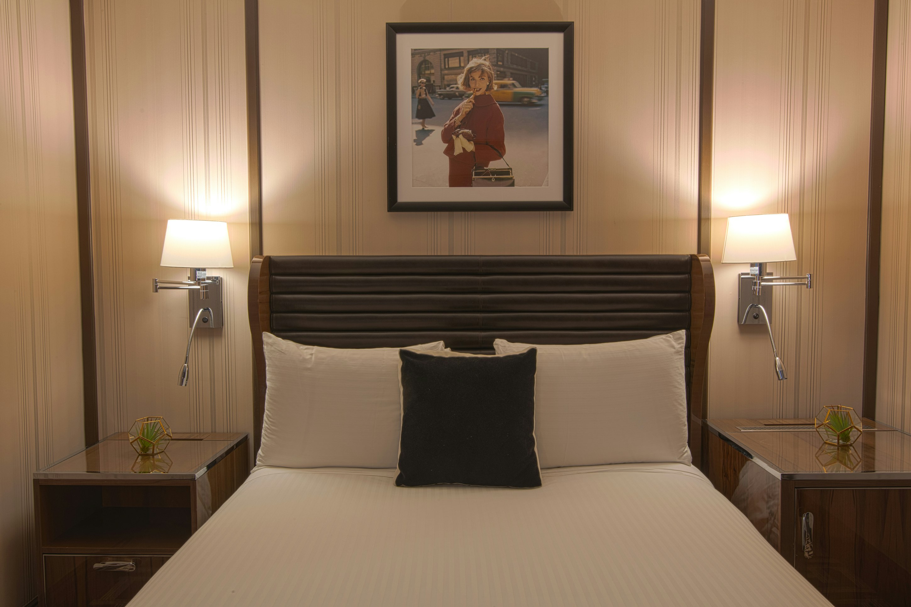 Superior Queen - Bedroom