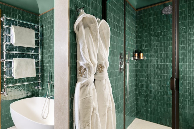 Junior Suite - Bathroom