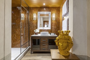JC Suite - Bathroom