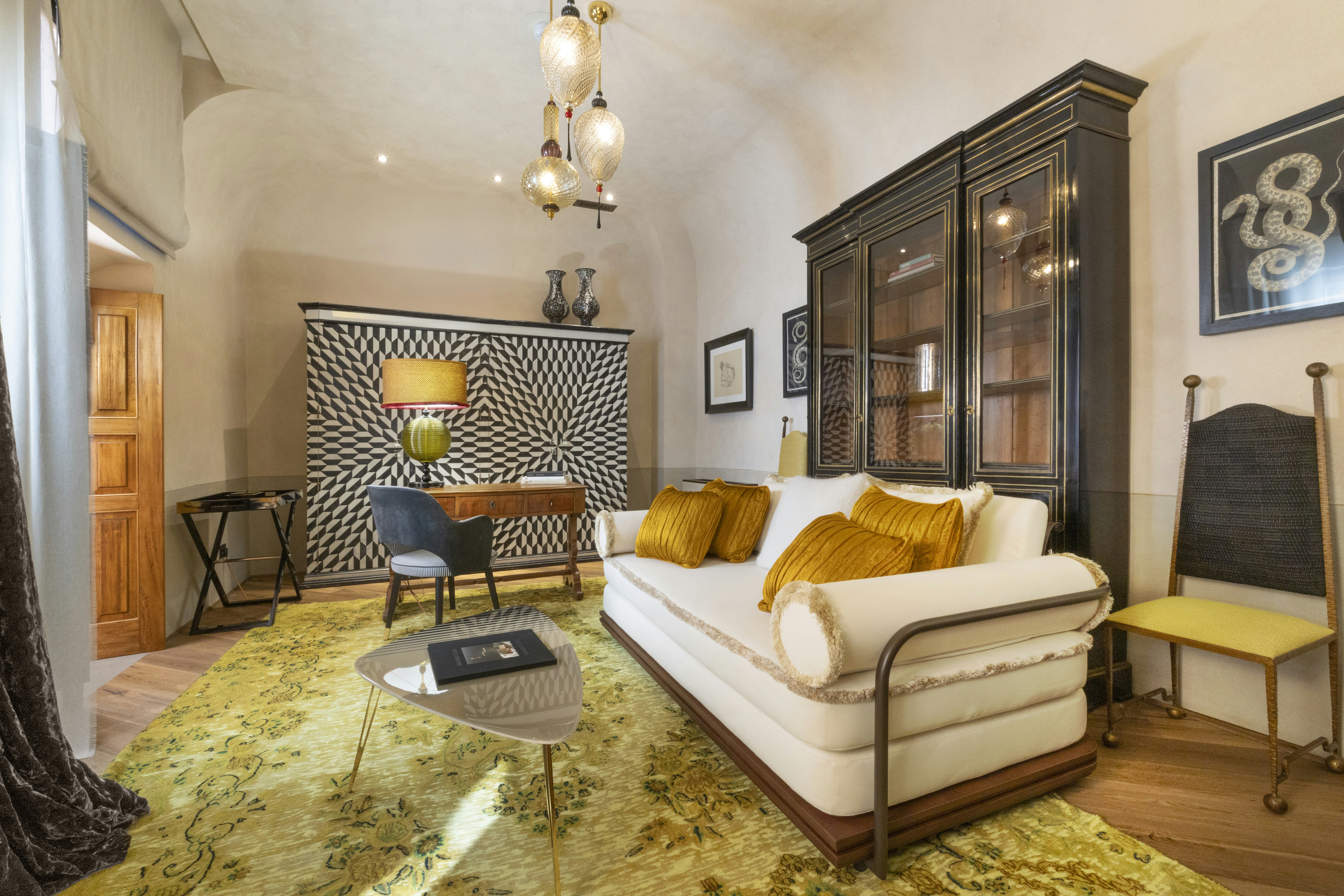 Master Suite - Living Area