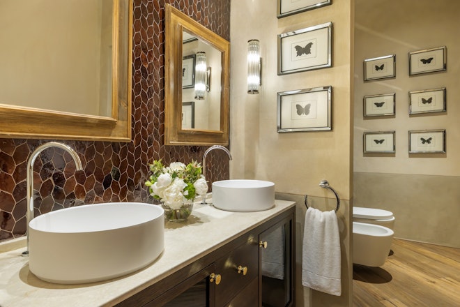 Deluxe Room - Bathroom