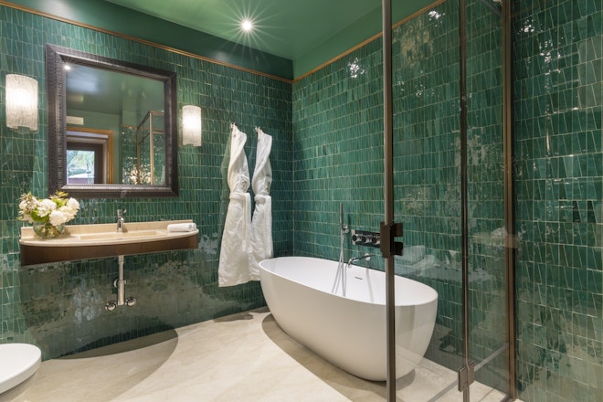 Court Suite - Bathroom